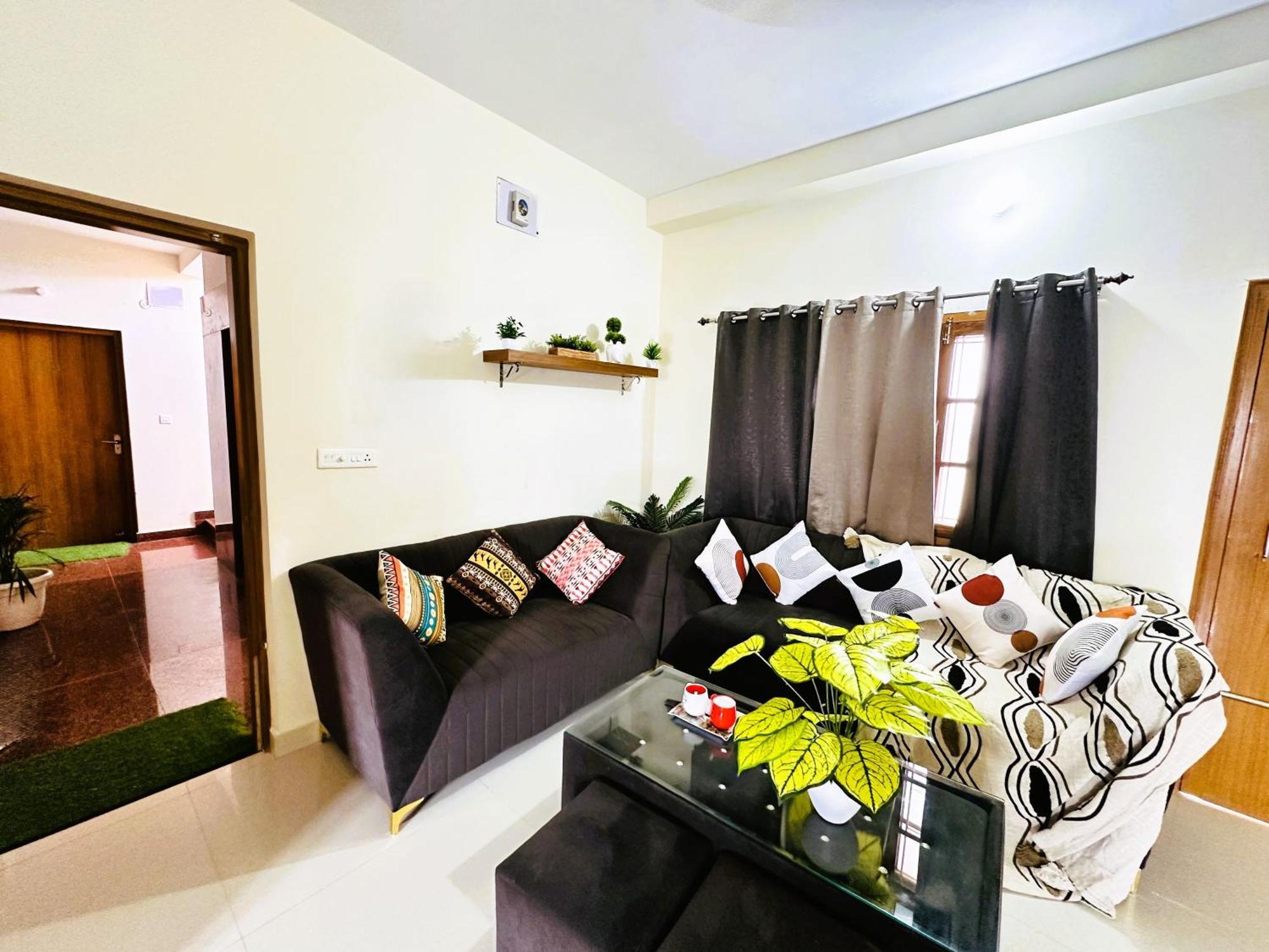 Zoomstay - 3Bhk Apartments Váránaszi Kültér fotó
