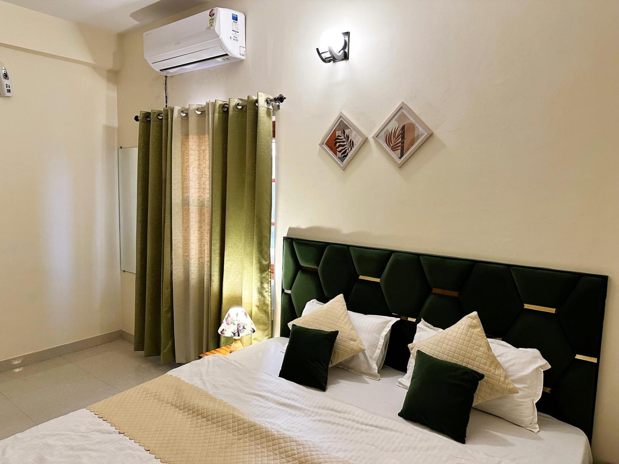 Zoomstay - 3Bhk Apartments Váránaszi Kültér fotó