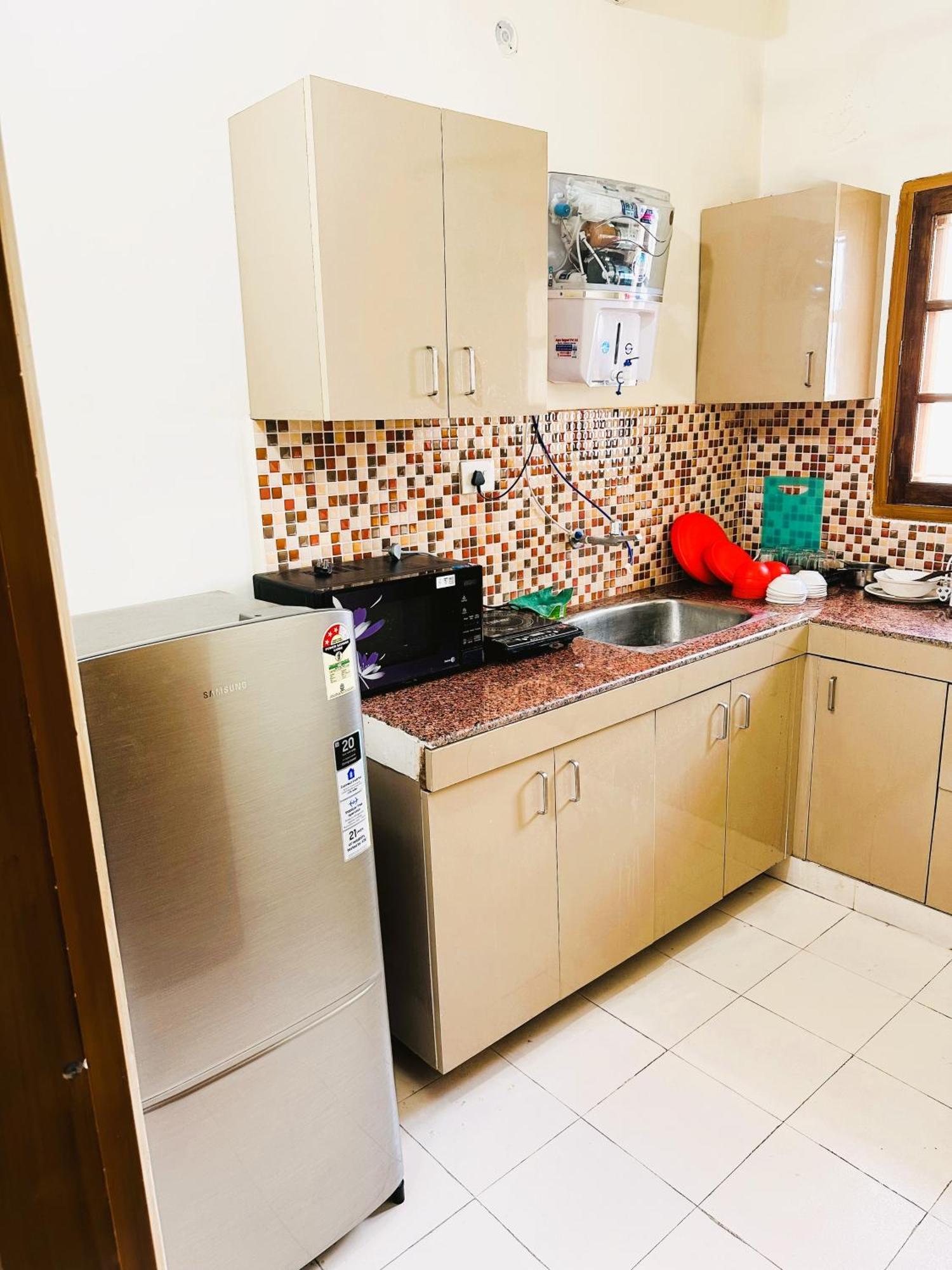 Zoomstay - 3Bhk Apartments Váránaszi Kültér fotó