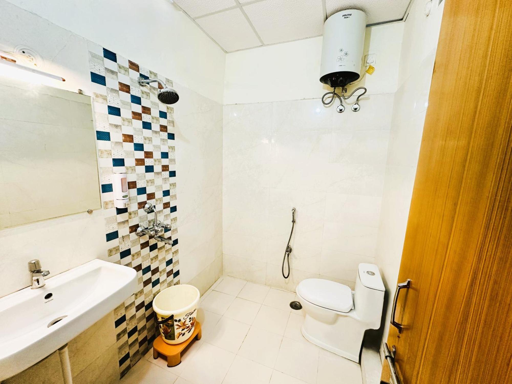 Zoomstay - 3Bhk Apartments Váránaszi Kültér fotó
