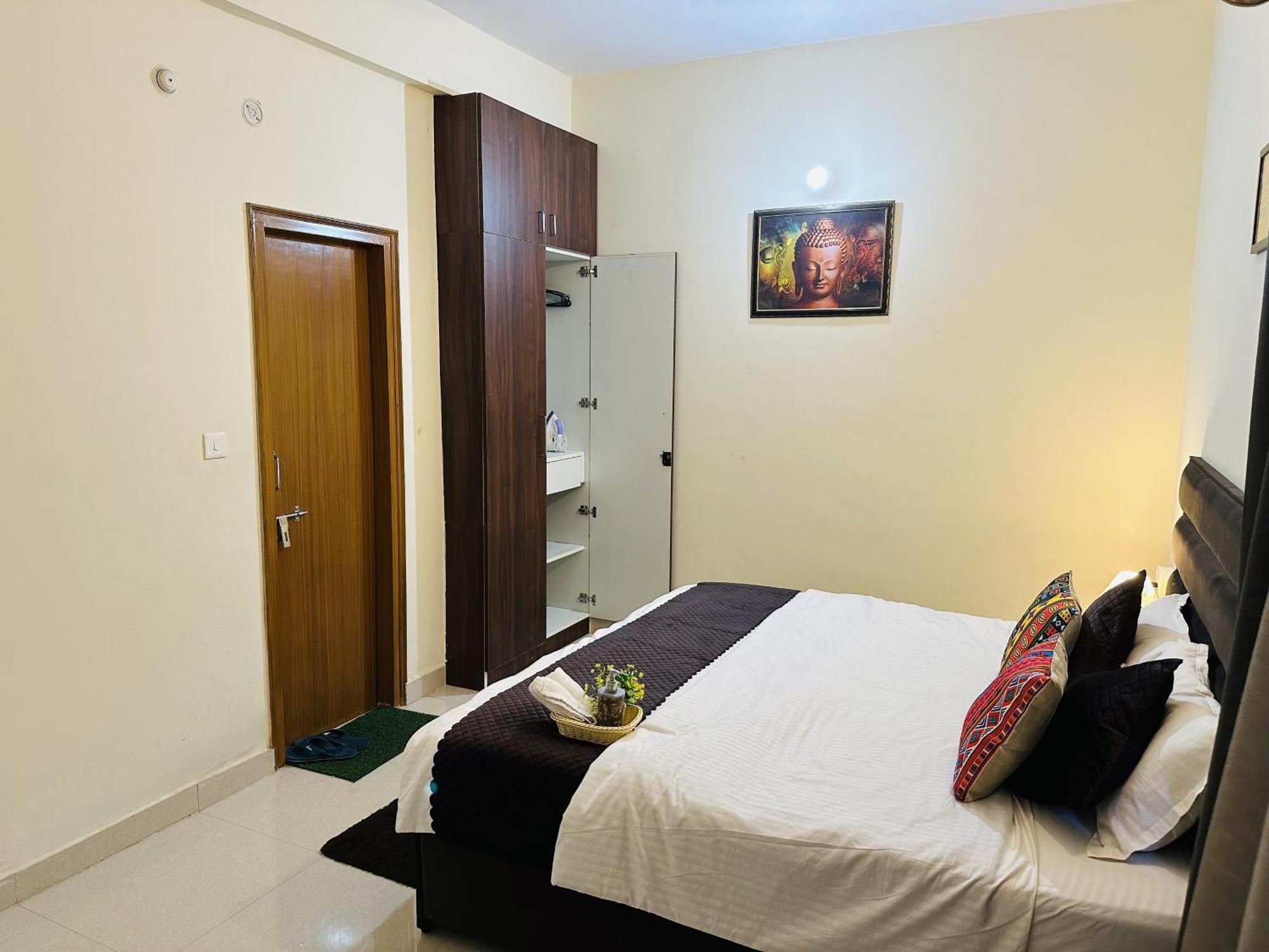 Zoomstay - 3Bhk Apartments Váránaszi Kültér fotó