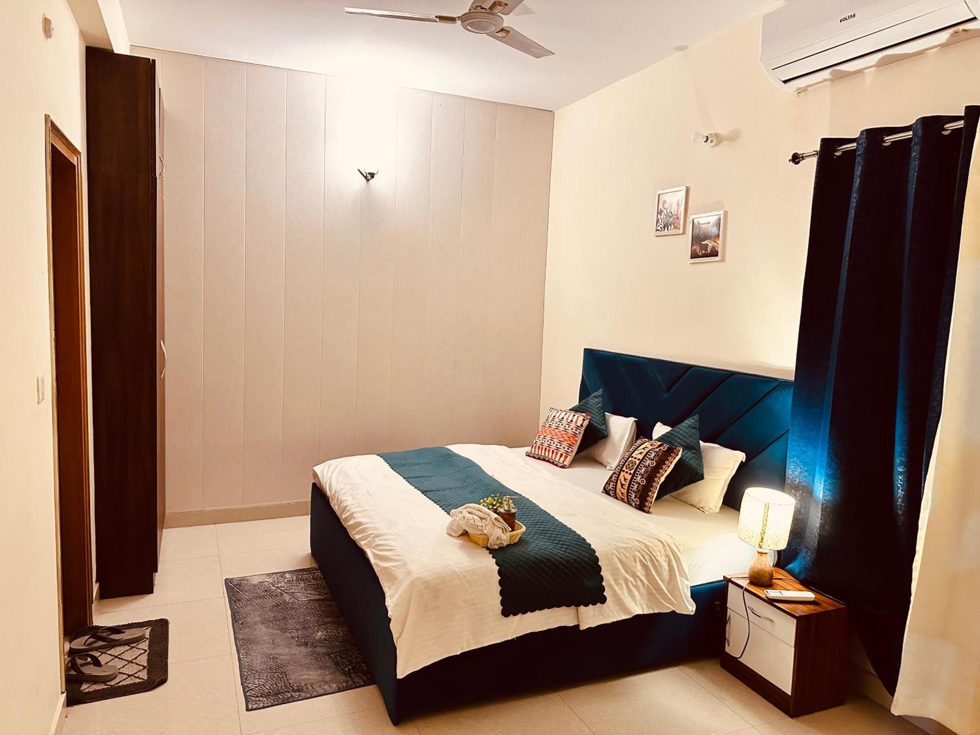 Zoomstay - 3Bhk Apartments Váránaszi Kültér fotó