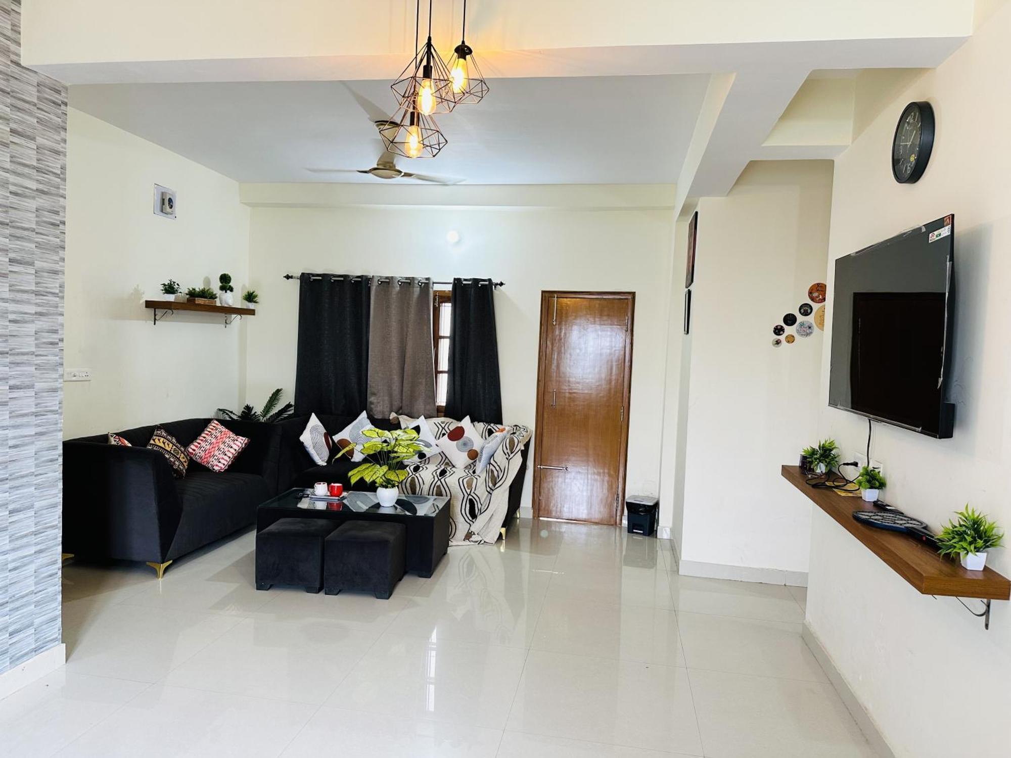 Zoomstay - 3Bhk Apartments Váránaszi Kültér fotó