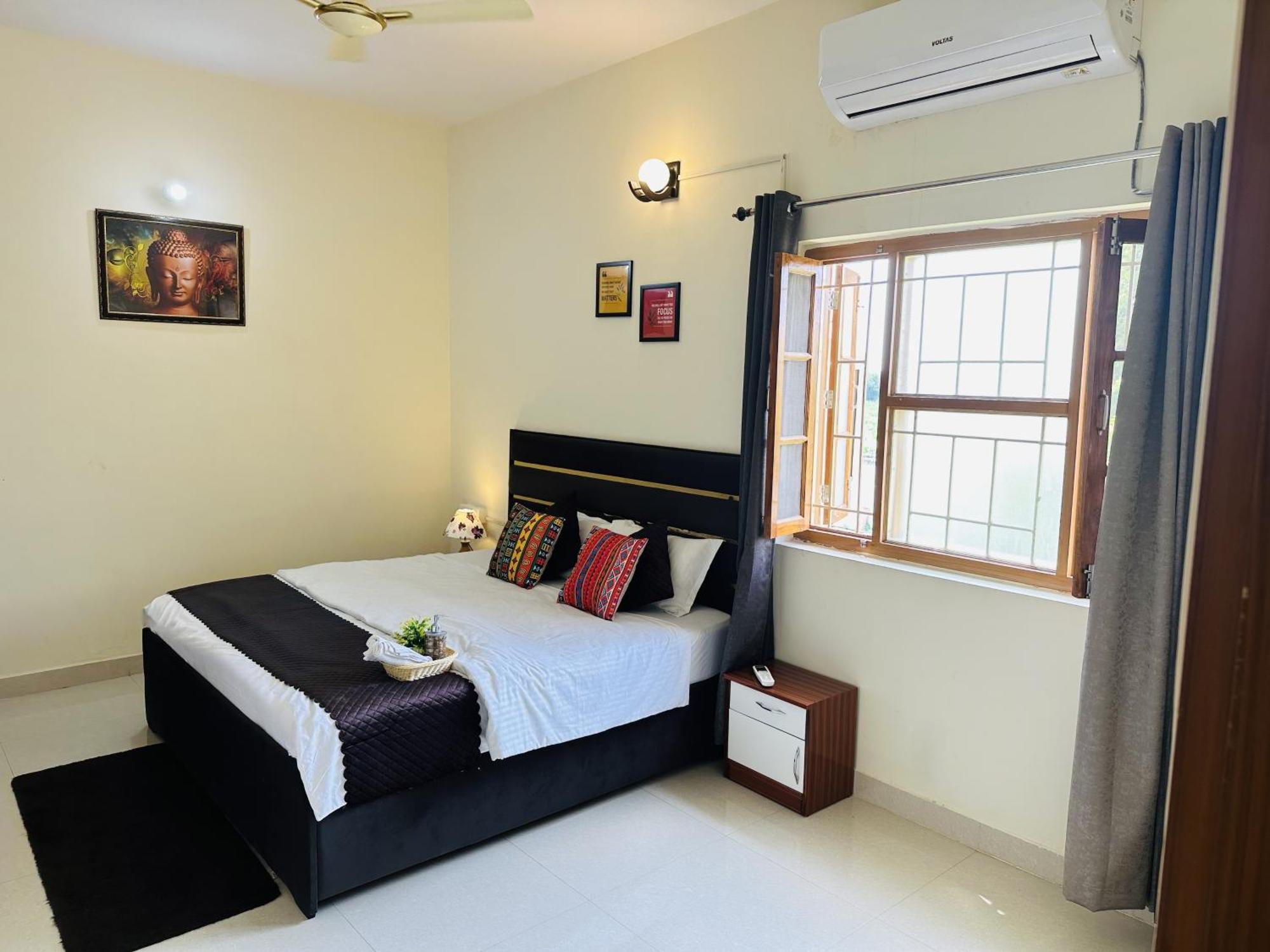 Zoomstay - 3Bhk Apartments Váránaszi Kültér fotó