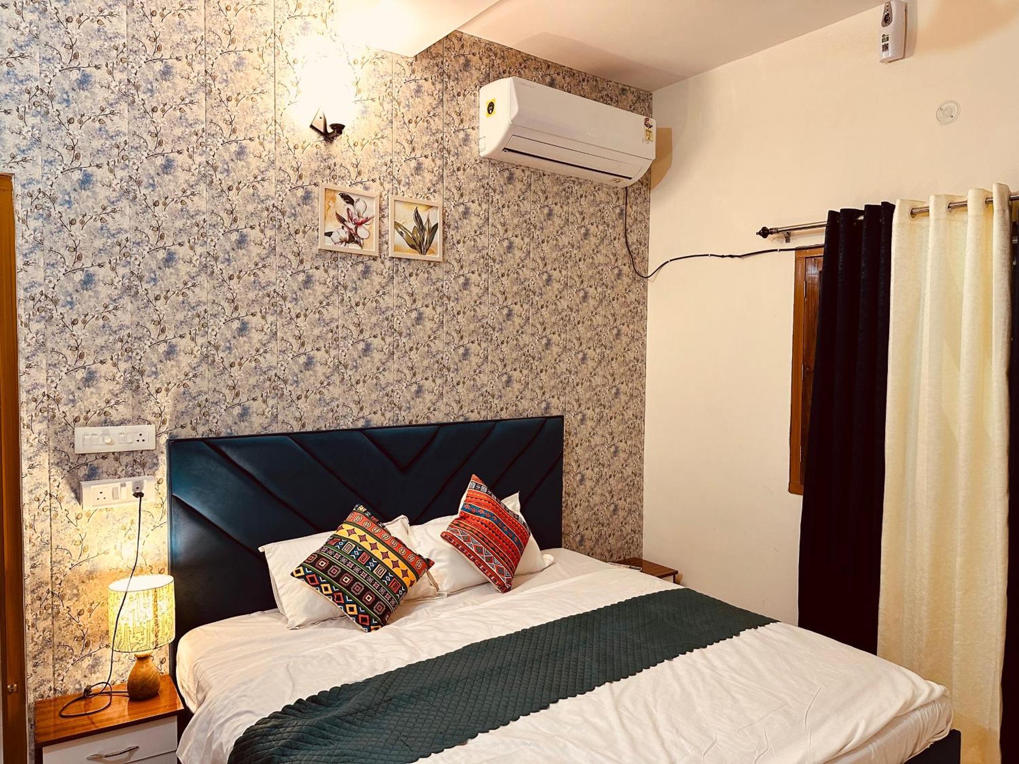 Zoomstay - 3Bhk Apartments Váránaszi Kültér fotó